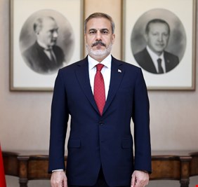 الكشف عن ابعاد و خفايا زيارة وزير الخارجية التركي إلى بغداد