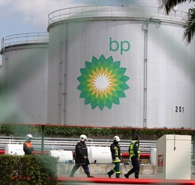 بريتيش بتروليوم تكشف تدابير عاجلة لحادث احتراق حقل الرميلة النفطي