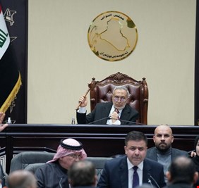 قانون من الحكومة يقسم البرلمان