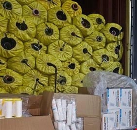 ضبط معدات و مستلزمات طبية معدة للتهريب في ميناء أم قصر