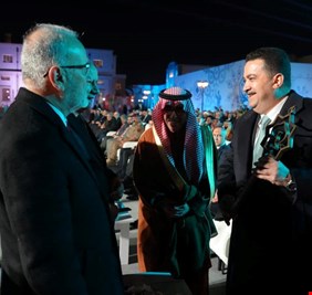 محافظ بغداد عبد المطلب العلوي يتسلم رسمياً مفتاح بغداد عاصمة السياحة العربية لعام 2025