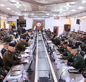 وزير الداخلية يترأس اجتماعاً موسعاً في قيادة عمليات كربلاء