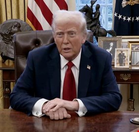 ترامب يتخذ قراراً بمنع العراق من استيراد الغاز والكهرباء من إيران