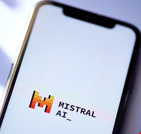 شركة ذكاء اصطناعي فرنسية تطلق نموذجاً يركز على اللغة والثقافة العربية