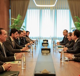 الاتحاد الوطني و غريمه الديمقراطي الكردستاني يواصلان اللقاءات بلا نتائج .. حكومة غائبة