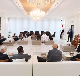 وزير الداخلية يستقبل وفداً أمنياً رفيع المستوى من المملكة العربية السعودية
