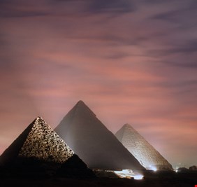 طاقة غامضة داخل أهرامات مصر تحيّر العلماء.. هل سبق المصريون عصرهم؟
