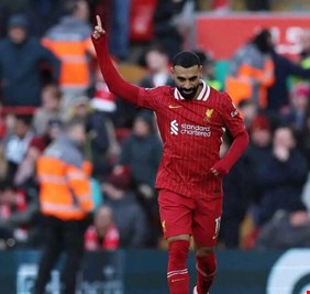 أنباء عن عرض جديد من ليفربول لصلاح وجماهير الريدز تحثه على التجديد