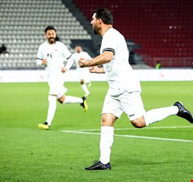 العراق يفوز على قطر ويضرب موعدا مع عُمان في نهائي الخليج لقدامى اللاعبين