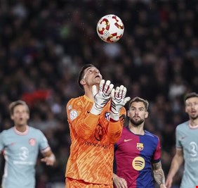 تعادل مثير بين برشلونة وأتلتيكو مدريد في نصف نهائي كأس ملك إسبانيا