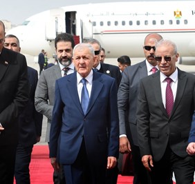 رئيس الجمهورية يصل القاهرة للمشاركة في القمة الطارئة