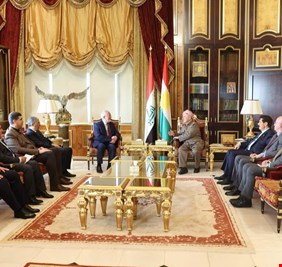 البارزاني يبحث مع الإخوان المسلمين فرع العراق الانتخابات القادمة
