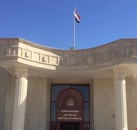 القضاء يحكم بالحبس على 3 معلمين ابتزوا زميلتهم