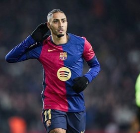 موسم استثنائي.. رافينيا يتسيد عرشاً برازيلياً في دوري أبطال أوروبا
