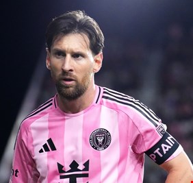 ميسي قد يسير على خطى نيمار ويعود لفريق طفولته