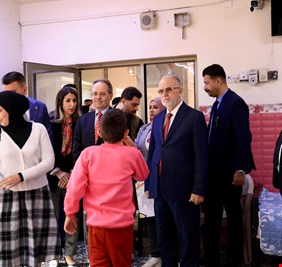 محافظ بغداد يتفقد الدور الإيوائية ويؤكد دعمه لتطويرها وتأهيلها