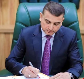 بعد يوم واحد من توجيهه نداءً لرئيس الوزراء.. محافظ ذي قار يقيل مسؤولاً حكومياً انتقد سرقة اراضٍ حكومية