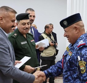 وزير الداخلية يكرم مجموعة من المتميزين ضمن قيادة منطقة سامراء