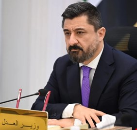 وزير العدل يكشف تفاصيل صادمة عما يدور في السجون الإصلاحية
