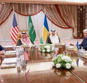 الحرب الروسية الأوكرانية.. تفاؤل أمريكي مع بدء محادثات السعودية