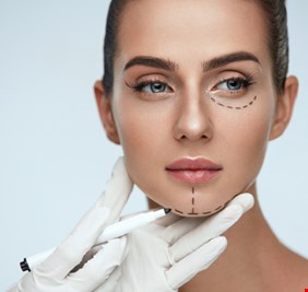 جراح بارز يكشف الفئات غير المؤهلة لعمليات التجميل