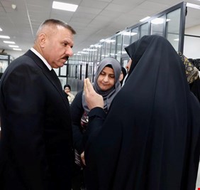وزير الداخلية يزور مديرية الشكاوى ويلتقي بالمراجعين