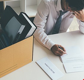 البطالة قاتلة!.. كيف يحول فقدان الوظيفة جسدك إلى مرتع للأمراض؟