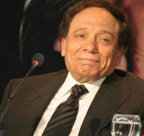 محمد إمام يطمئن الجمهور على صحة الزعيم