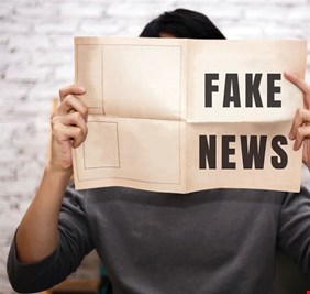 علماء يحددون الفئة الأكثر عرضة للوقوع في فخ الأخبار المزيفة