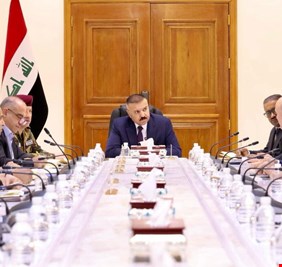 وزير الداخلية يترأس اجتماعاً لمناقشة تطوير مشروع الاستجابة والسيطرة المركزية ومنظومة كاميرات المراقبة الذكية