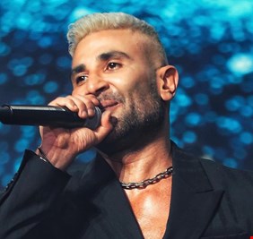 موقف طريف من أحمد سعد مع أحد معجبيه
