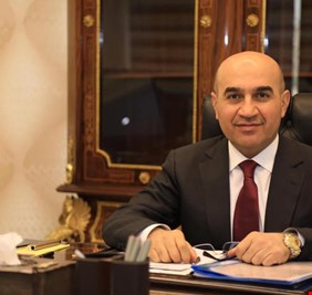 وزارة الإعمار تواصل أعمال تطوير طريق حيدرية – نجف – كربلاء بإشراف مباشر من الوزير بنكین ريگاني