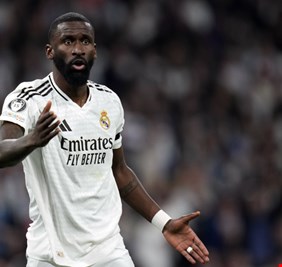 الاتحاد الإسباني يفرض عقوبة قاسية على مدافع ريال مدريد روديغر بسبب سلوكه في مباراة الكلاسيكو