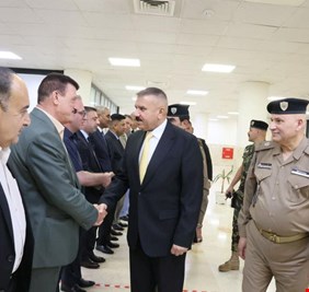 وزير الداخلية يزور مديرية الأحوال المدنية والجوازات والإقامة
