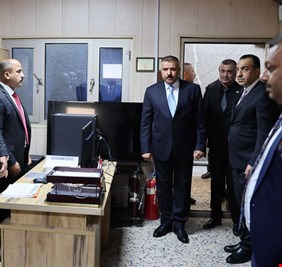 وزير الداخلية يتفقد مديرية مكافحة الجرائم المعلوماتية