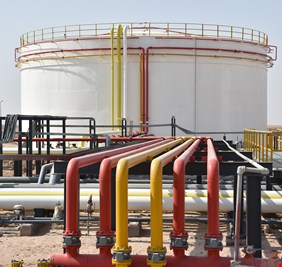 نائبة تساءل السوداني: لماذا تبني مصفى نفطية في لبنان و تهمل الناصرية ؟