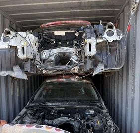 المنافذ الحدودية تضبط سيارات مهربة