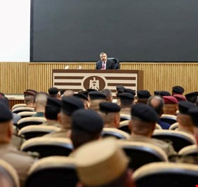 مؤكداً على أهمية تفعيل محكمة أمر الضبط.. وزير الداخلية يترأس اجتماعاً للدوائر القانونية لتشكيلات الوزارة