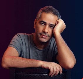 فضل شاكر يحذر: حسابات وهمية تنتحل اسمي وتروج للحفلات