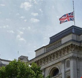 بريطانيا تنصح رعاياها بعدم السفر الى 70 دولة بينها العراق