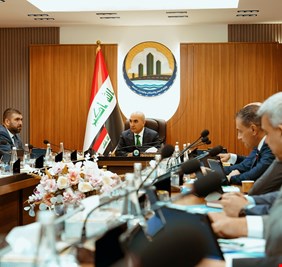 الوزير ريگاني يناقش آليات تعظيم إيرادات وزارة الإعمار والإسكان