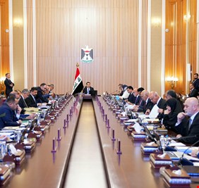 الحكومة ترفع الضريبة على العصائر والمشروبات الغازية