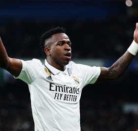 بسبب شرط التجديد.. هل يلجأ ريال مدريد إلى بيع فينيسيوس؟