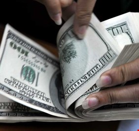 الدولار يواصل انخفاضه أمام الدينار في الأسواق العراقية