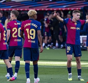 عرض سعودي مغر لنجم برشلوني شاب