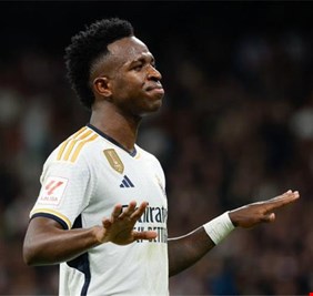 بتصرف غريب.. فينيسيوس يرعب جماهير ريال مدريد