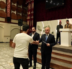 المنتجات النفطية تكرم عوائل متعففة بحضور مستشار رئيس الوزراء