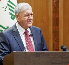 رئيس الجمهورية يصل إشبيلية