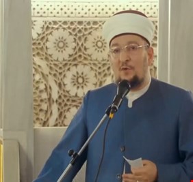 خطيب جامع ابو حنيفة النعمان يفتي بحرمة بيع بطاقات الناخبين