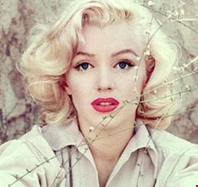 سعر فلكي لصورة مارلين مونرو في «شهر العسل»